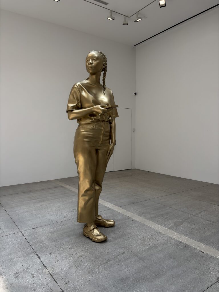 statue